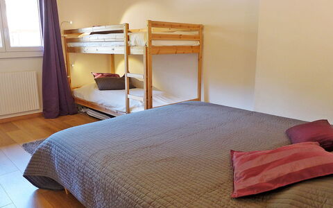 Les Bruyères 25: Slaapkamer, Bed, Meubilair, Laken, Kamer, Bed Frame, Eigendom, Bedding, Matras, Interieur Ontwerp