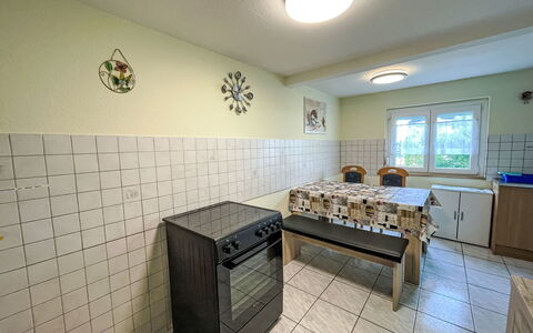 Bless: Flooring, Verdieping, Plafond, Interieur Ontwerp, Countertop, Keuken, Cabinetry, Kamer, Major Appliance, Lichte Inrichting