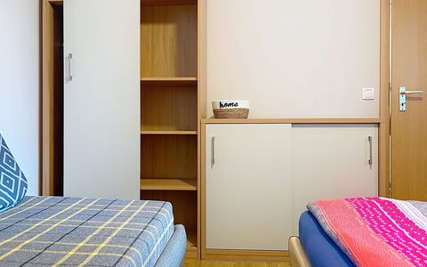 Goetheallee: Meubilair, Interieur Ontwerp, Flooring, Hout, Verdieping, Kamer, Slaapkamer, Bed, Textiel, Verlichting