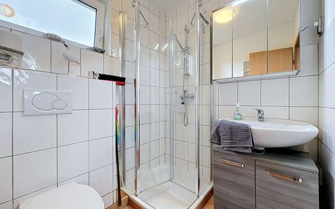 Goetheallee: Loodgieterswerkinrichting, Interieur Ontwerp, Flooring, Badkamer, Verdieping, Wastafel, Loodgieter, Kraan, Wastafel In De Badkamer, Kamer