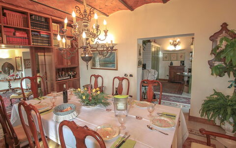 Villa Campo del Mulino: Eigendom, Kamer, Gebouw, Restaurant, Interieur Ontwerp, Eetkamer, Onroerend Goed, Tafel, Meubilair, Huis