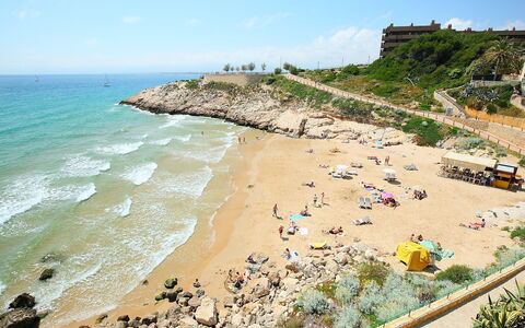 Salou 350: Zwemwater, Strand, Kust, Zee, Kust, Kust En Oceanic Landvormen, Baai, Voorgebergte, Toerisme, Vakantie