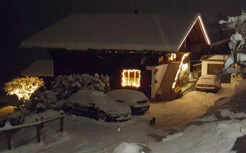 Grindelwald 255: Venster, Sneeuw, Auto, Gebouw, Huis, Wiel, Verblijf, Freezing