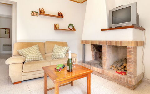 La Rectoria Ii: Meubilair, Eigendom, Tafel, Bankstel, Product, Comfort, Oranje, Fotolijst, Hout, Rechthoek
