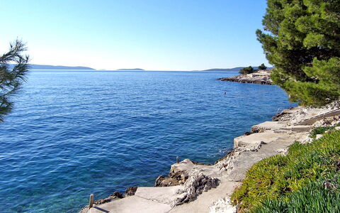 Trogir Okrug Gornji 304: Zwemwater, Kust, Zee, Water, Kust, Lucht, Kust En Oceanic Landvormen, Natuurlijk Landschap, Baai, Watervoorraden