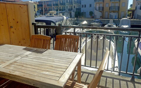 Vasco de Gama B8 R: Eigendom, Meubilair, Dek, Stoel, Dak, Verdieping, Hout, Balkon, Dek, Architectuur