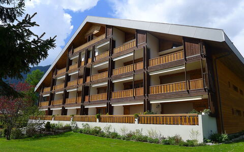 Villars 175: Lucht, Fabriek, Wolk, Gebouw, Venster, Land Lot, Stedelijk Ontwerp, Boom, Hout