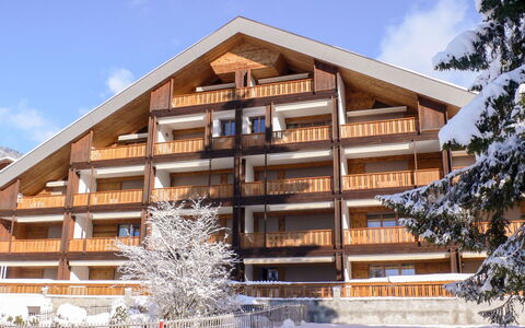 Villars 175: Lucht, Eigendom, Gebouw, Wolk, Sneeuw, Boom, Fabriek, Hout, Venster, Helling