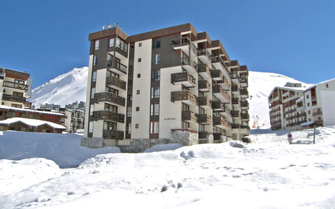 Tignes 290: Lucht, Gebouw, Eigendom, Sneeuw, Venster, Helling, Stedelijk Ontwerp, Huis, Condominium, Freezing