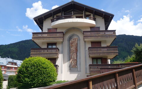Saint Gervais 475: Wolk, Lucht, Eigendom, Architectuur, Gebouw, Boom, Fabriek, Onroerend Goed, Facade, Hout