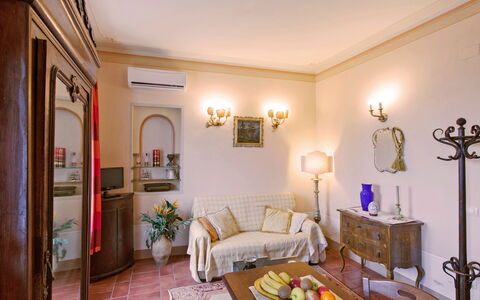 Santo Agostino: Kamer, Eigendom, Interieur Ontwerp, Meubilair, Gebouw, Huis, Plafond, Suite, Onroerend Goed, Woonkamer