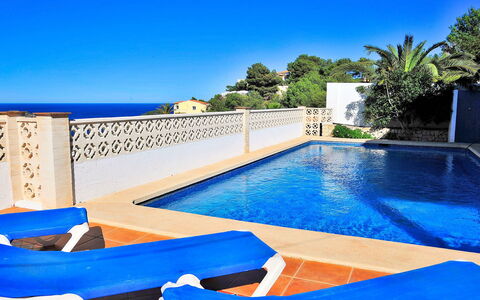 Balcon al Mar: Zwembad, Blauw, Eigendom, Majorelle Blue, Azure, Onroerend Goed, Vakantie, Huis, Toevlucht, Villa