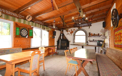 Ferienhaus Kofler: Kamer, Eigendom, Gebouw, Interieur Ontwerp, Meubilair, Huis, Onroerend Goed, Tafel, Blokhut, Straal