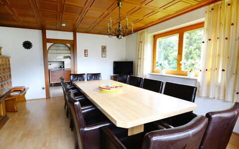 Ferienhaus Kofler: Kamer, Eigendom, Plafond, Gebouw, Meubilair, Eetkamer, Interieur Ontwerp, Tafel, Huis, Verdieping