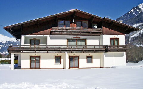 Bad Gastein 190: Lucht, Gebouw, Sneeuw, Eigendom, Venster, Berg, Huis, Boom, Helling, Fabriek
