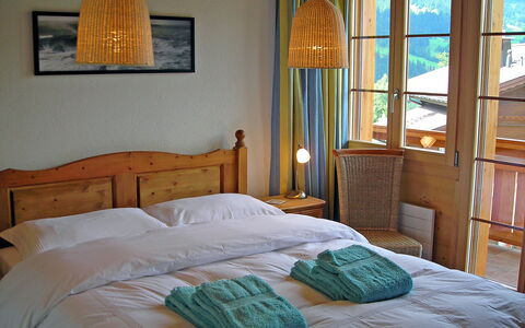 Chalet Pfingsteggblick: Slaapkamer, Meubilair, Bed, Kamer, Laken, Bed Frame, Matras, Eigendom, Bedding, Interieur Ontwerp