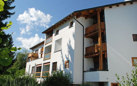 Flims 420: Lucht, Fabriek, Gebouw, Eigendom, Venster, Wolk, Architectuur, Stedelijk Ontwerp, Boom