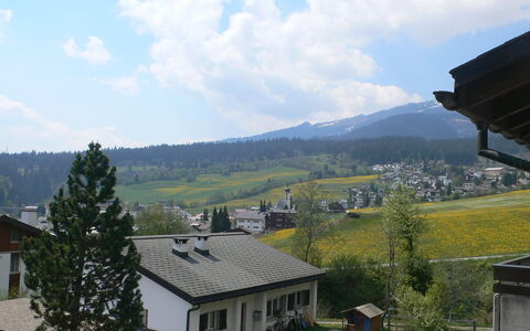 Valetta Sura: Bergachtig Landvormen, Berg, Lucht, Bergketen, Eigendom, Hoogland, Heuvel Station, Alpen, Boom, Dak