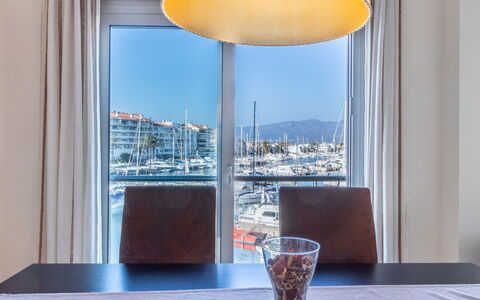 Empuriabrava 122: Kamer, Eigendom, Geel, Interieur Ontwerp, Plafond, Verlichting, Meubilair, Tafel, Gebouw, Onroerend Goed
