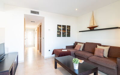 Del Port 122.3: Kamer, Eigendom, Meubilair, Woonkamer, Interieur Ontwerp, Gebouw, Verdieping, Onroerend Goed, Huis, Tafel