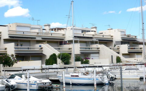 Les Marinas D'Ulysse Iv: Jachthaven, Vervoer Over Water, Boot, Haven, Dok, Voertuig, Haven, Water, Waterweg, Architectuur
