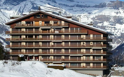 Nendaz 571: Sneeuw, Gebouw, Berg, Dag, Eigendom, Lucht, Wit, Hout, Helling, Wereld