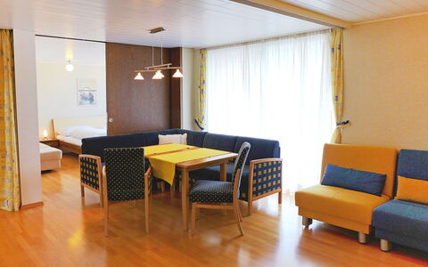 Appartmenthaus Skyline 309: Tafel, Meubilair, Eigendom, Bankstel, Comfort, Hout, Gebouw, Interieur Ontwerp, Architectuur, Slaapbank