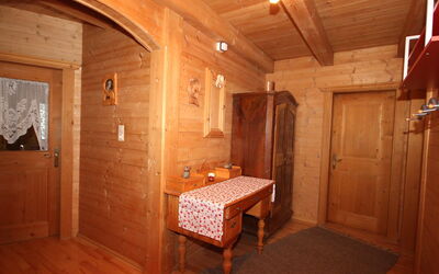 Untererhof 400.4: Kamer, Eigendom, Gebouw, Meubilair, Plafond, Interieur Ontwerp, Beits, Straal, Verdieping, Hout