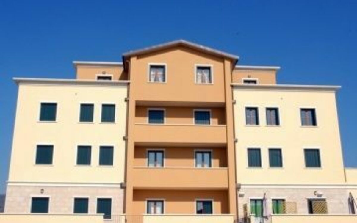 Quattro appartamenti con vista panoramica, finemente arredati e dotati di ogni confort.