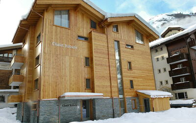 Zermatt 220: Eigendom, Huis, Huis, Gebouw, Siding, Onroerend Goed, Winter, Blokhut, Sneeuw, Hout