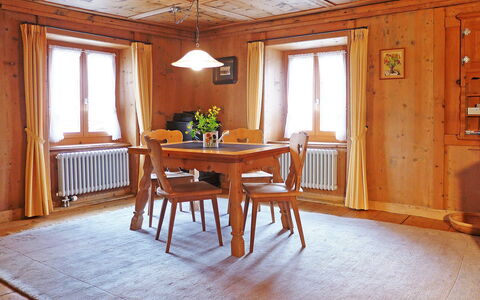 Ferienhaus Döss: Kamer, Meubilair, Eigendom, Verdieping, Gebouw, Interieur Ontwerp, Tafel, Plafond, Huis, Huis
