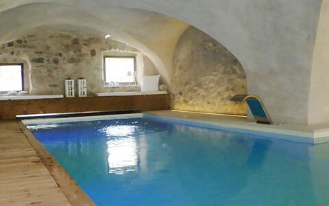 Maso Dolcevista: Water, Eigendom, Gebouw, Venster, Azure, Zwembad, Interieur Ontwerp, Huis, Verdieping, Muur