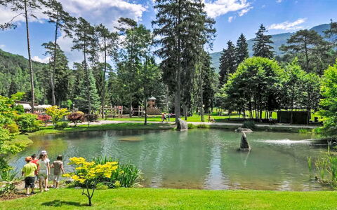 Maso Dolcevista: Boom, Natuur, Tuin, Landschap, Vijver, Toeristische Attractie, Meer, Park, Reflectie, Heuvel Station