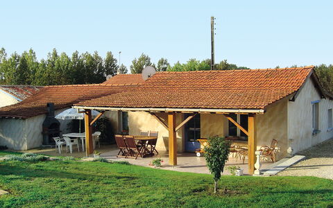 La Grangette: Eigendom, Huis, Huis, Dak, Gebouw, Verblijf, Onroerend Goed, Boerderij, Landelijk Gebied, Gras