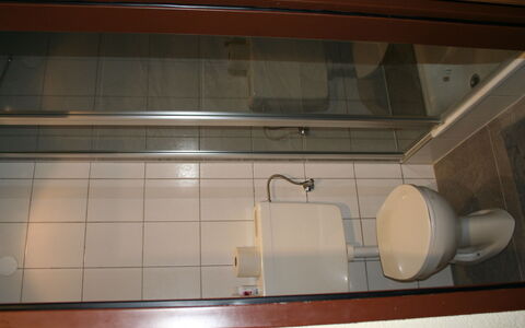 Kaufmann: Loodgieterswerkinrichting, Kraan, Badkamer, Flooring, Hout, Verdieping, Rechthoek, Loodgieter, Gas, Tinten En Schaduwen