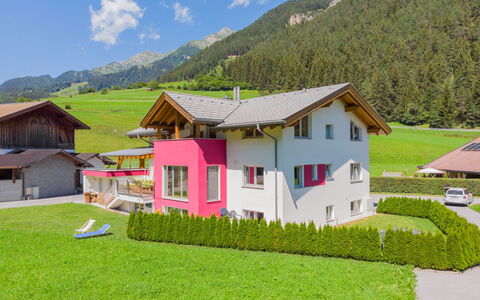 Pettneu am Arlberg 280: Wolk, Gebouw, Lucht, Fabriek, Berg, Venster, Natuurlijk Landschap, Huis, Land Lot, Boom