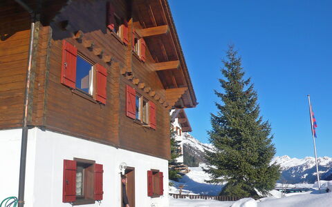 Verena: Lucht, Gebouw, Venster, Sneeuw, Huis, Boom, Helling, Fabriek, Facade, Freezing