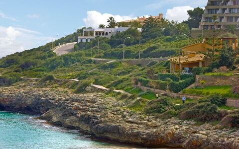 Cala Mendia Sea Views: Kust, Natuurlijk Landschap, Zee, Klif, Water, Kust En Oceanic Landvormen, Voorgebergte, Toerisme, Kust, Terrein