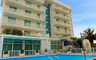 Vasto 200: Gebouw, Eigendom, Appartement, Condominium, Zwembad, Onroerend Goed, Toevlucht, Hotel, Huis, Architectuur