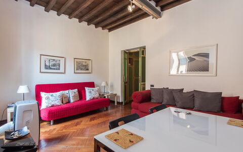 Navona: Kamer, Eigendom, Meubilair, Interieur Ontwerp, Gebouw, Woonkamer, Plafond, Tafel, Huis, Muur