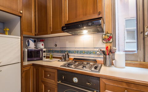 Navona: Cabinetry, Countertop, Eigendom, Meubilair, Gebouw, Keuken, Toestel Van De Keuken, Lade, Fornuis, Hout