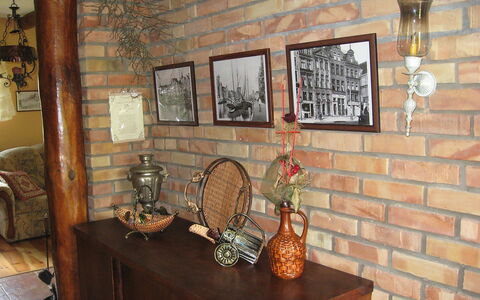 Marylin: Kamer, Metselwerk, Muur, Steen, Meubilair, Huis, Interieur Ontwerp, Hout, Tafel, Antiek