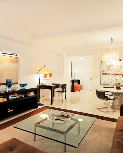 Manhattan Residence 100.9