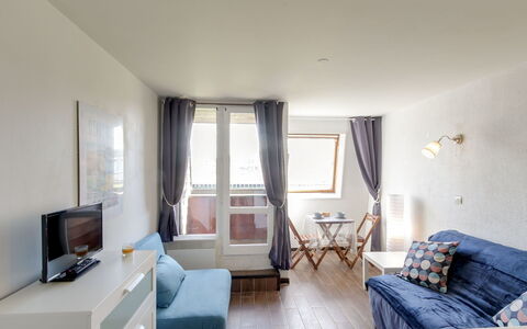 Deauville-Trouville 143: Kamer, Meubilair, Eigendom, Interieur Ontwerp, Verdieping, Woonkamer, Gebouw, Bed, Huis, Slaapkamer