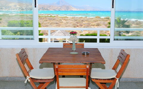 Cabo Mar: Meubilair, Tafel, Kamer, Stoel, Buitentafel, Huis, Vakantie, Buitenmeubels, Interieur Ontwerp, Gebouw