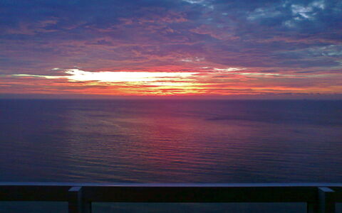 Punta Cormoran: Wolk, Water, Lucht, Atmosfeer, Afterglow, Morgenrood, Oranje, Zonsondergang, Schemer, Zonsopkomst