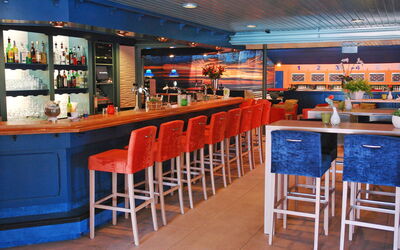 Breskens 300: Restaurant, Gebouw, Barkruk, Cafetaria, Kamer, Meubilair