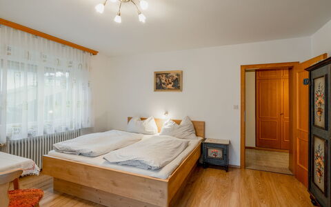 Haus Viktoria: Meubilair, Eigendom, Cabinetry, Hout, Comfort, Tafel, Lade, Deur, Gebouw