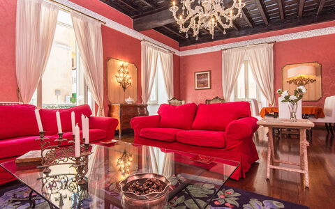 Spanish Steps: Kamer, Interieur Ontwerp, Eigendom, Meubilair, Woonkamer, Rood, Roze, Plafond, Suite, Huis