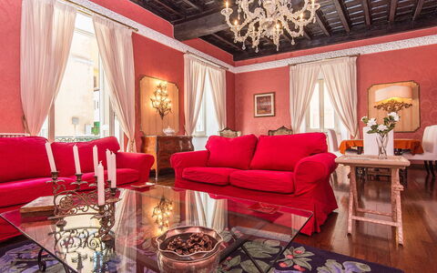 Spanish Steps: Kamer, Interieur Ontwerp, Eigendom, Meubilair, Woonkamer, Rood, Roze, Plafond, Suite, Huis